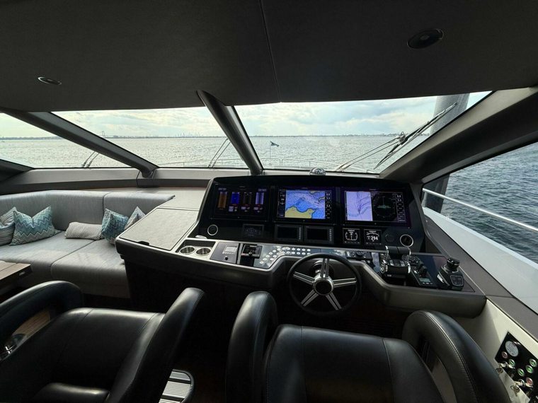 Main helm — Moonlight, Sunseeker 76
