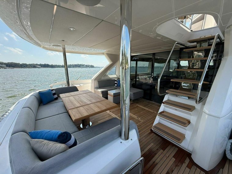 Aft deck dining — Moonlight, Sunseeker 76