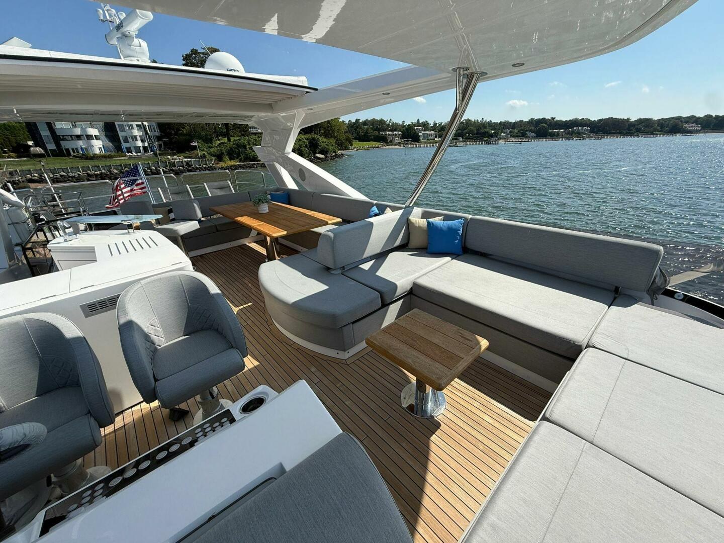 Open-air seating on Moonlight's flybridge