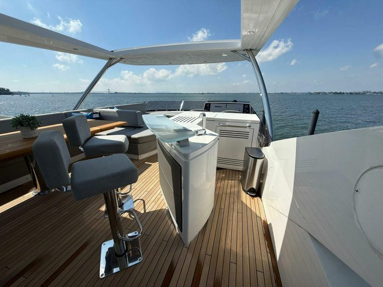 Flybridge bar — Moonlight, Sunseeker 76