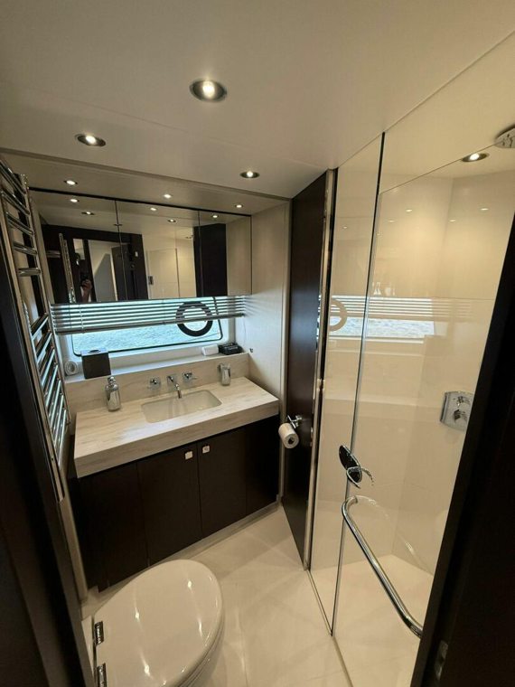 Guest ensuite — Moonlight, Sunseeker 76